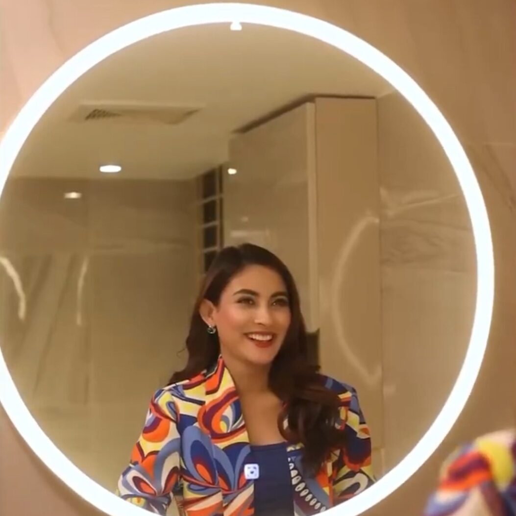 Mehazabien's Signature Smart Mirror