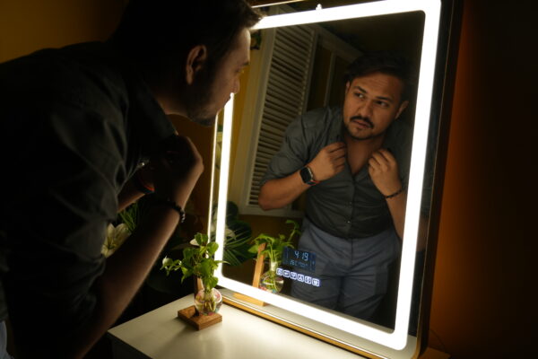 High-end Smart Mirror for Upscale Home